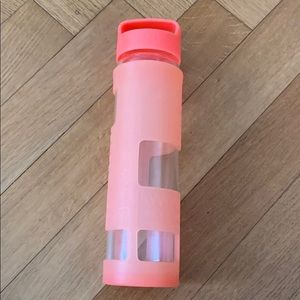 Lululemon Glass abs Silicon Water Bottle